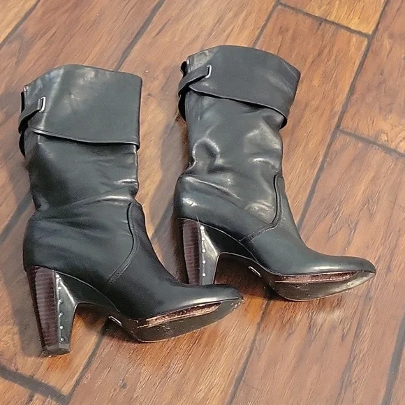 Heeled boot - Picture 3 of 5